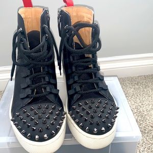 AUTHENTIC CHRISTIAN LOUBOUTIN SMATRIC TECHNICAL ORLATO SNEAKER Sz 42 Ret $1500